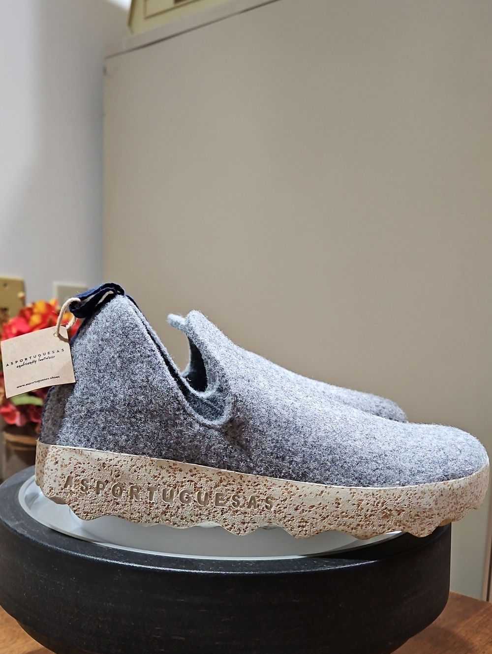 ASPORTUGUESAS Gray Felt Slip-On Clogs